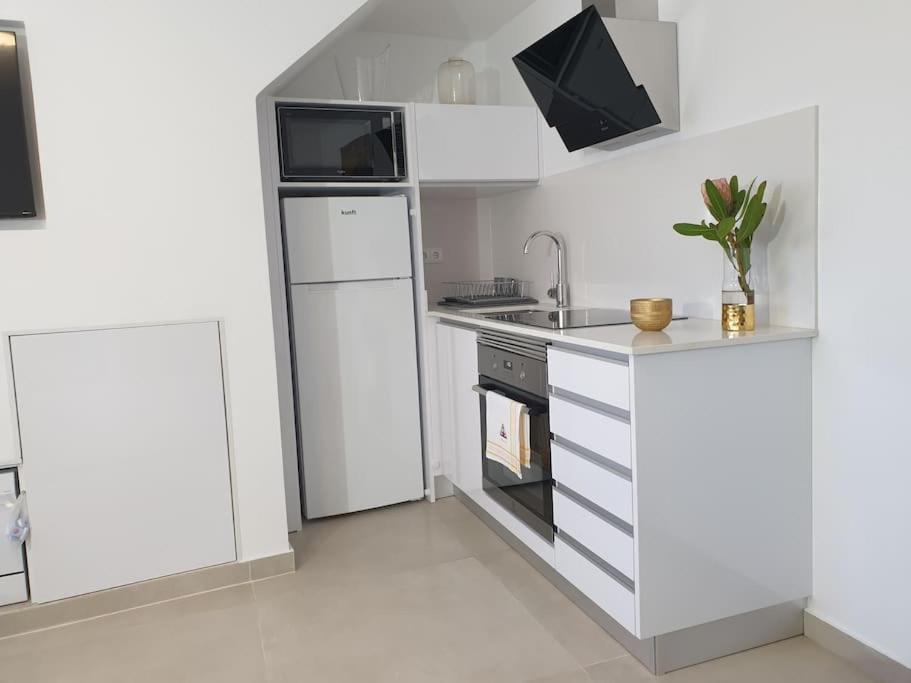 Sunset Avenue For Couple W/ Jacuzzi Spa Hot Water Пол до Мар Екстериор снимка