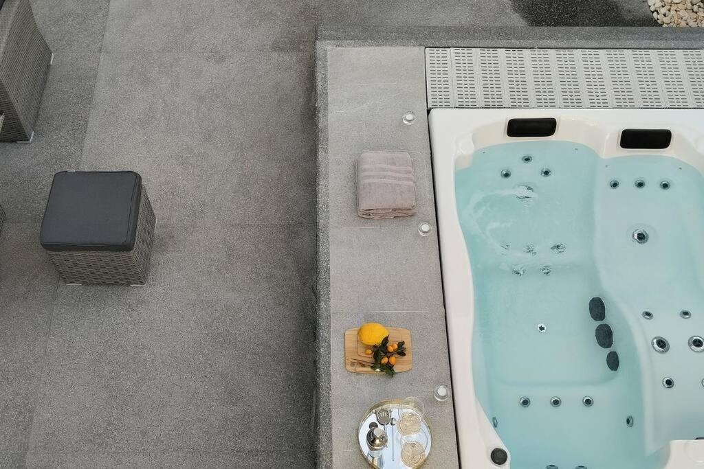 Sunset Avenue For Couple W/ Jacuzzi Spa Hot Water Пол до Мар Екстериор снимка