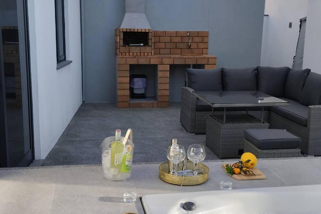 Sunset Avenue For Couple W/ Jacuzzi Spa Hot Water Пол до Мар Екстериор снимка