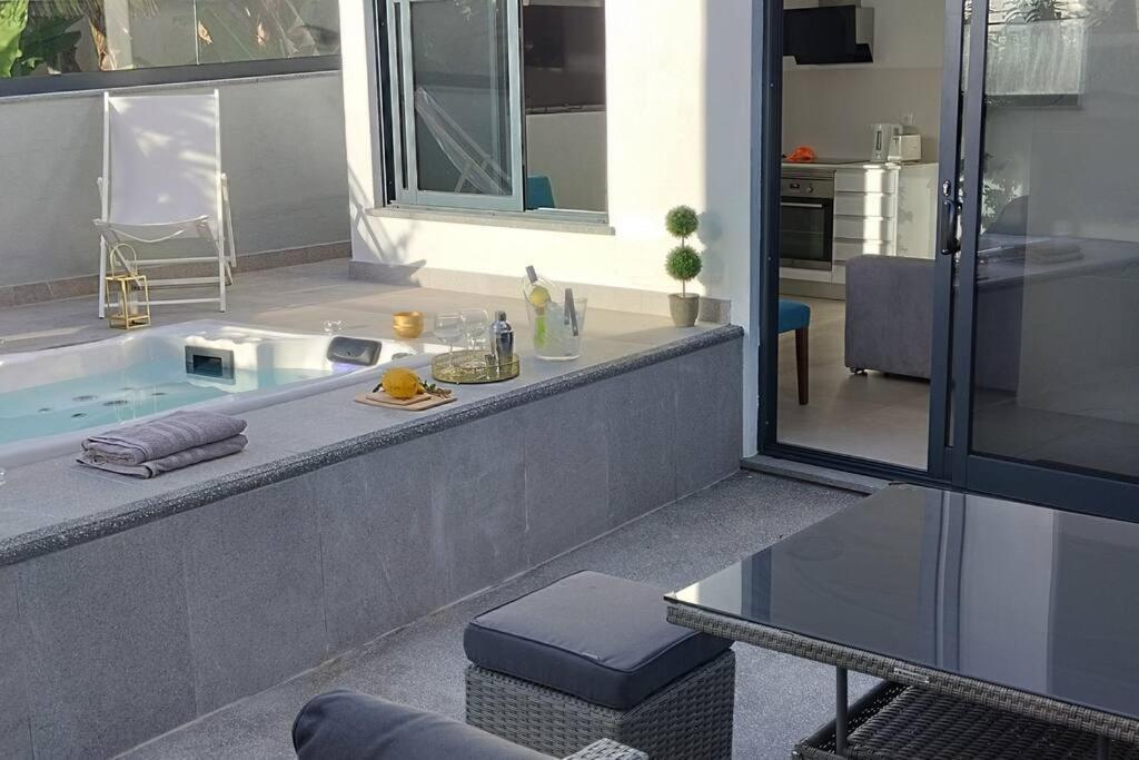 Sunset Avenue For Couple W/ Jacuzzi Spa Hot Water Пол до Мар Екстериор снимка